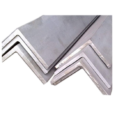 Edelstahl-Winkel-Stangen AISI 304L 100x100x12mm warm gewalzt